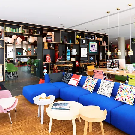 سيتيزنم باريس لا ديفونس 4* نانتير