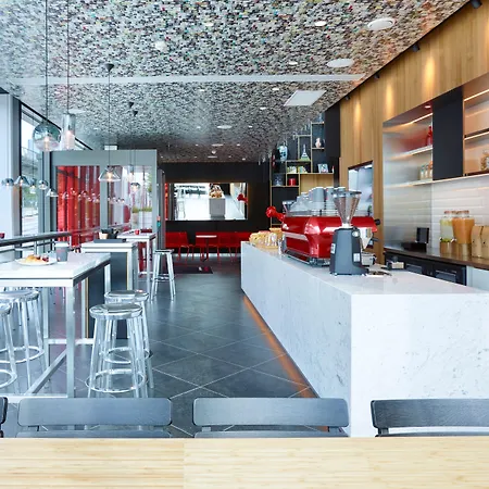 سيتيزنم باريس لا ديفونس فندق نانتير