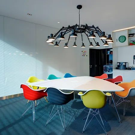 Hotel Citizenm Paris La Défense 4*