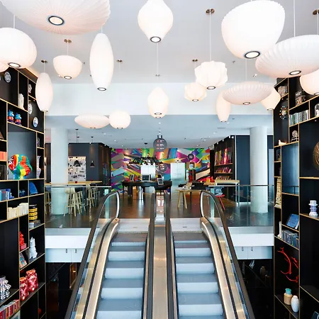 Citizenm Paris La Defense Otel Nanterre