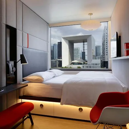 Otel Citizenm Paris La Defense 4*