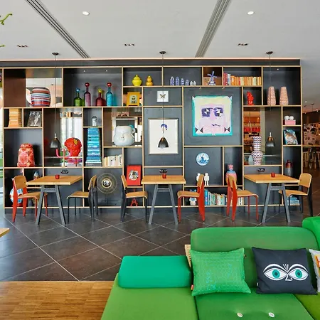 Citizenm Paris La Defense Hotel 4*