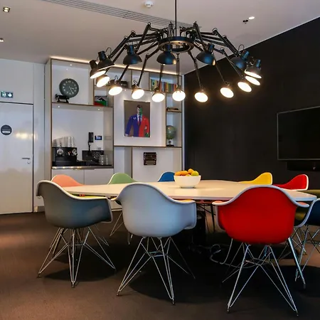 Hotel Citizenm Paris La Defense Nanterre
