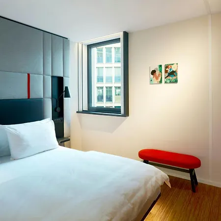 Citizenm Paris La Défense 4*