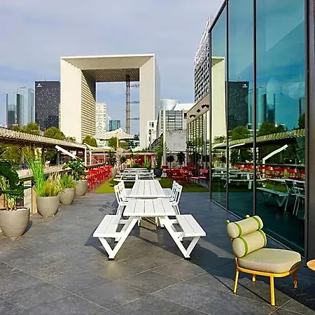 מלון Citizenm Paris La Defense