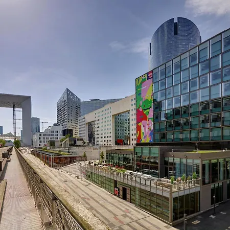 Citizenm Paris La Defense 4*
