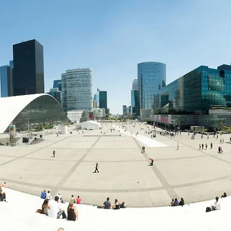 Citizenm Paris La Defense 4*