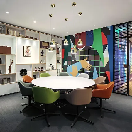 Hotel Citizenm Paris La Défense Nanterre