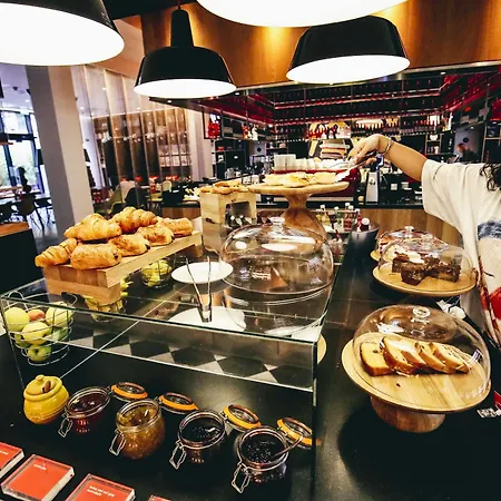 سيتيزنم باريس لا ديفونس فندق 4*