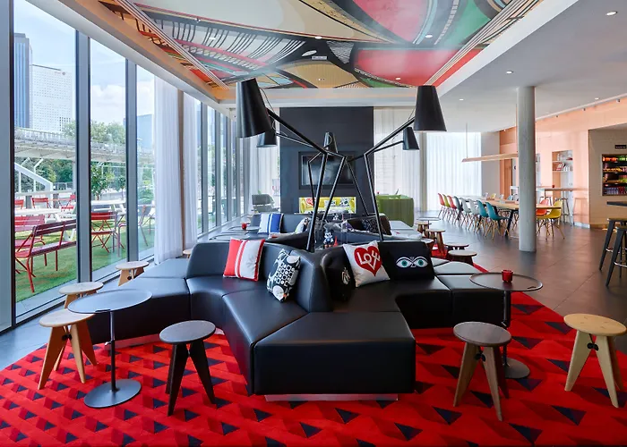 Hotel Citizenm Paris La Défense 4*