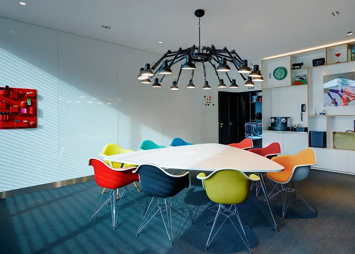 Hotel Citizenm Paris La Défense 4*