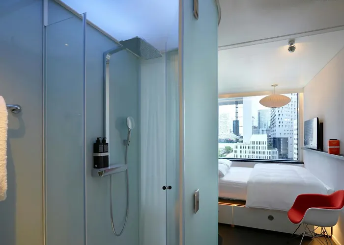 Hotel Citizenm Paris La Défense 4*