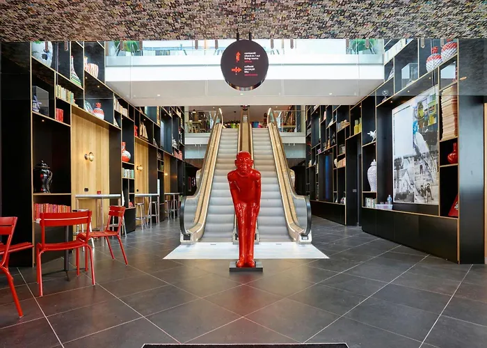 Citizenm Paris La Défense Hotel 4*