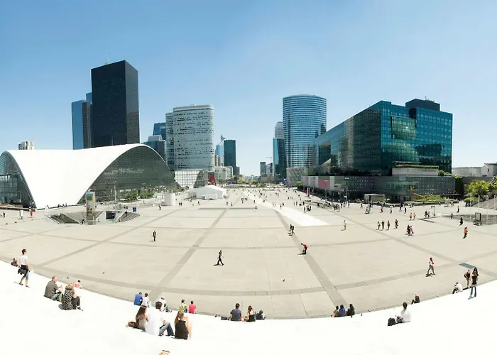 Citizenm Paris La Défense 4*