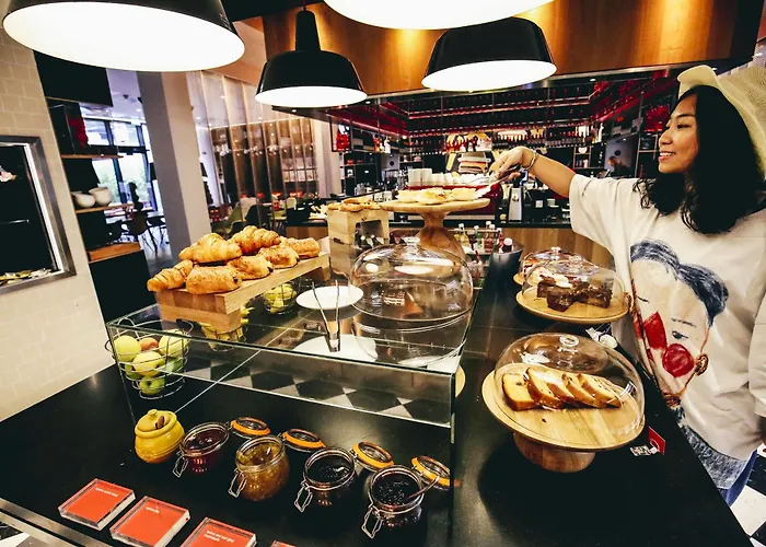 Citizenm Paris La Défense Hotel 4*